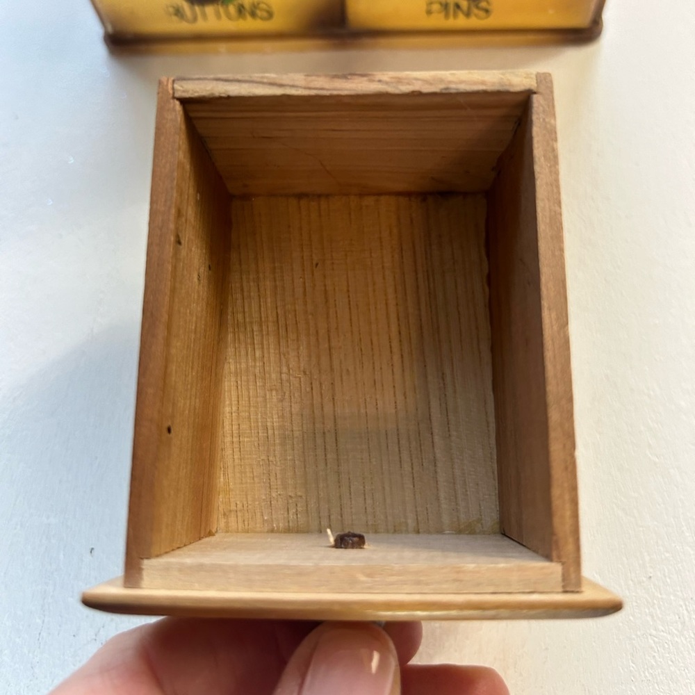 Vintage Enesco wood sewing wall hanging sewing box pulls drawers flowers farm - Picture 5 of 7